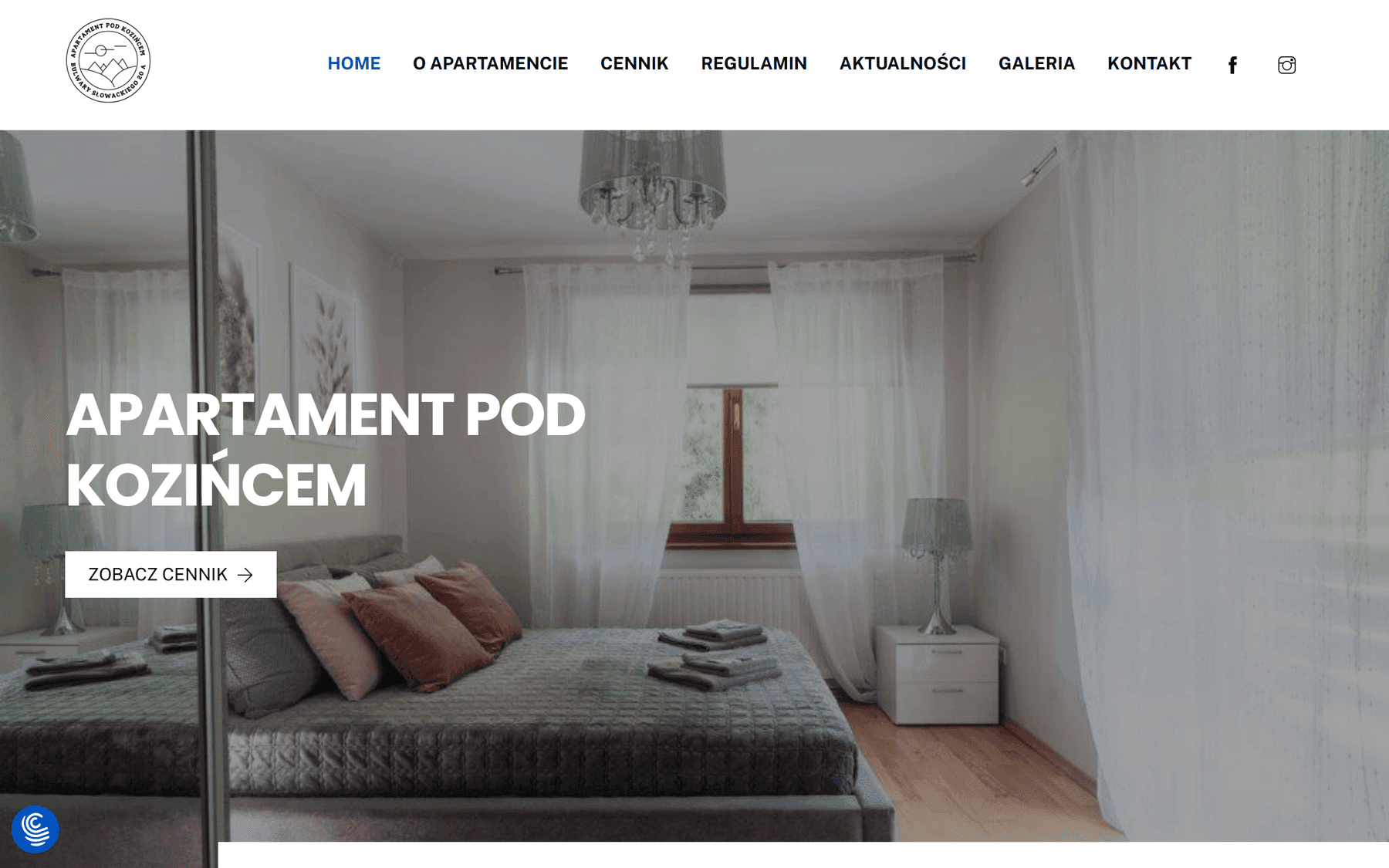 Poprzednia wersja strony głównej Apartamentu Pod Kozińcem - nazwa obiektu wielkimi literami na przyciemnionym zdjęciu sypialni